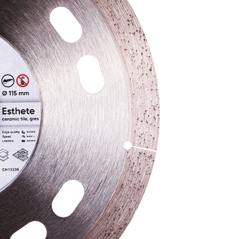 Close-up of Esthete blade with ultra-thin diamond layer and see-through design