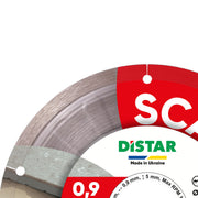 Close-up of DISTAR Scalpel diamond blade with 0.9 mm cutting edge