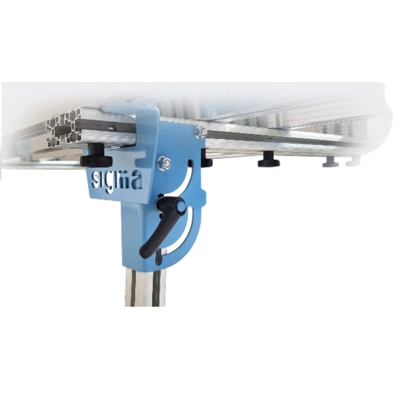 The expandable workbench is designed to fit the needs of every operator, offering the possibility of adjusting the height to 82 or 90 cm, thus ensuring an optimal and comfortable working position.