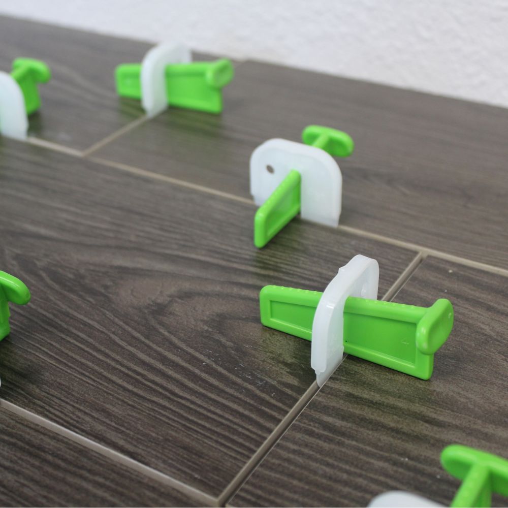 MLT Space & Break Wedges – Reusable 450-Piece Pack | TileTools.com