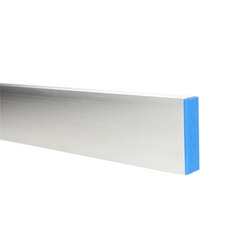 Reinforced construction for the finest straightedge