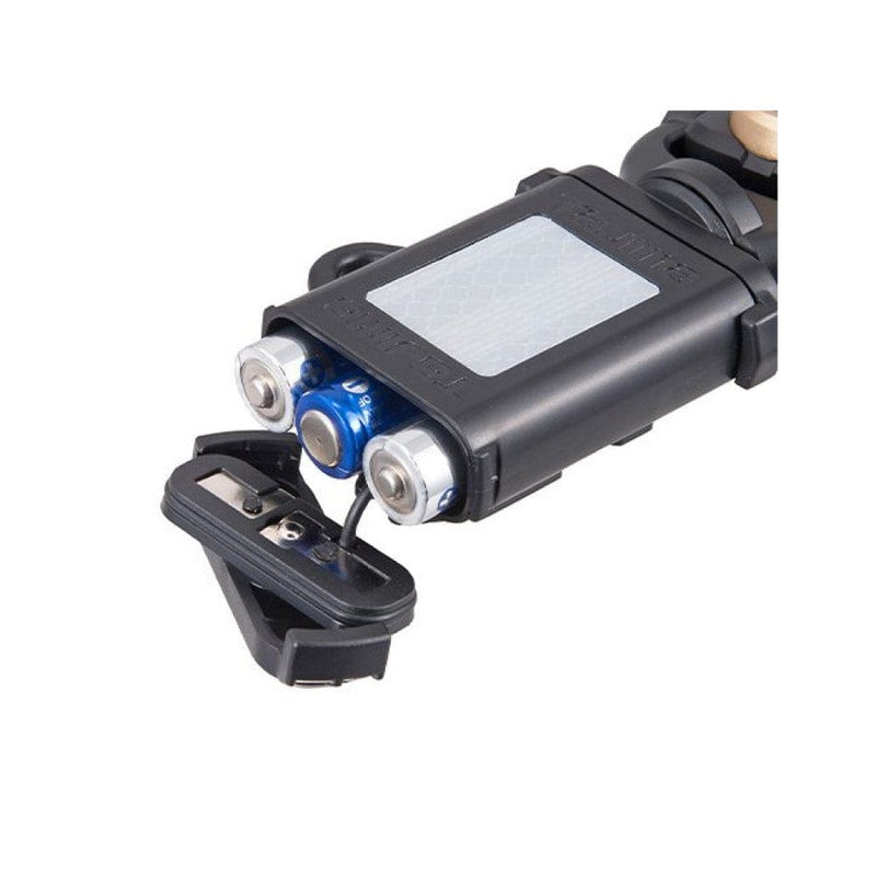 Tajima GRATI-LITE™ LE-SF352D is powered by AA batteries